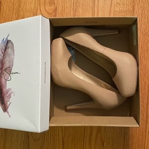 Never Worn Jessica Simpson Powder Nude Heels
